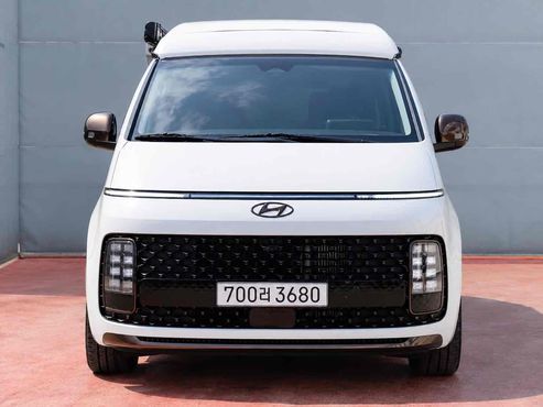 Hyundai Staria 4WD Camper Prestige Camper 11Seater — пробег 74 395 км — фото 1 из 5