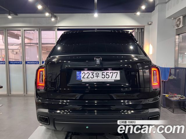 Rolls-Royce Cullinan 6.7 V12 Black Badge — пробег 8 400 км — фото 4 из 5