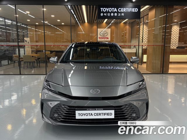 Toyota Camry 2.5 XLE Premium Hybrid — пробег 8 543 км — фото 3 из 5