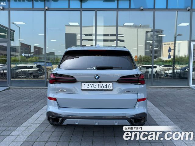 BMW X5 xDrive 50e M Sport — пробег 17 500 км — фото 3 из 5