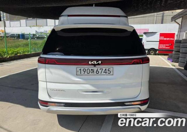 Kia Carnival Diesel 9-Seater Hi-Limousine Signature — пробег 164 658 км — фото 3 из 5
