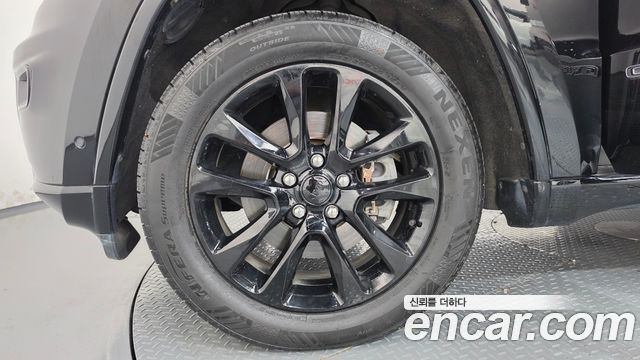 Jeep Cherokee 3.6 Overland WK2 — пробег 94 001 км — фото 5 из 5