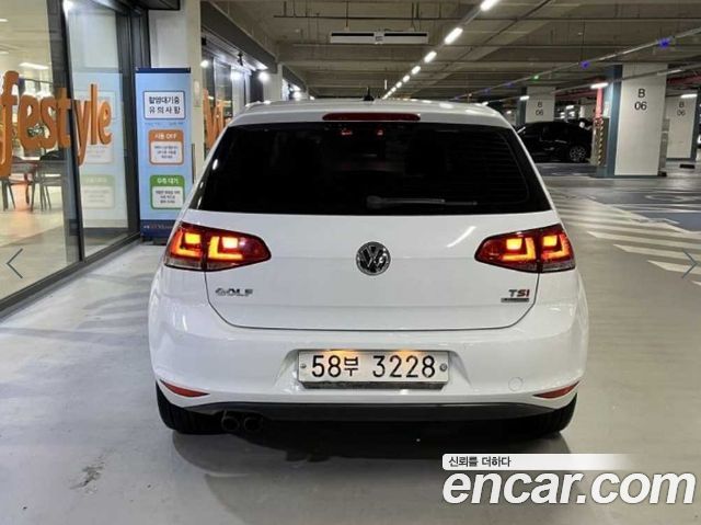 Volkswagen Golf 1.4 TSI Premium — пробег 135 714 км — фото 4 из 5