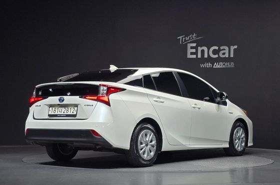 Toyota Prius 1.8 — пробег 37 826 км — фото 2 из 5