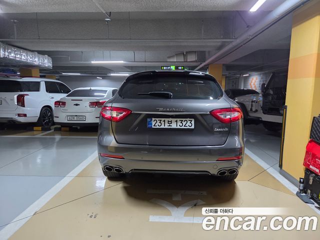 Maserati Levante из Кореи Encar