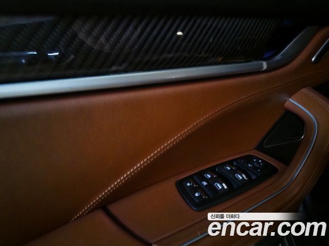 Maserati Levante из Кореи Encar