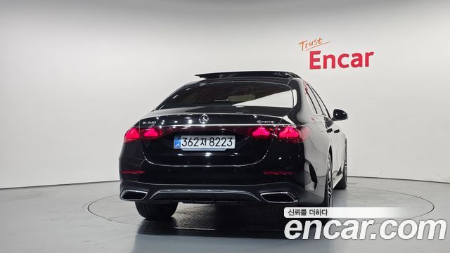 Mercedes-Benz E-Class E300 4MATIC AMG Line — пробег 32 448 км — фото 4 из 5