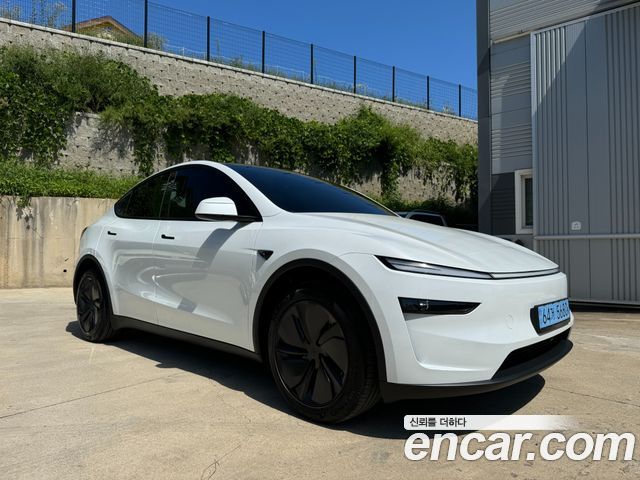 Tesla Model Y Premium RWD — пробег 669 км — фото 1 из 5