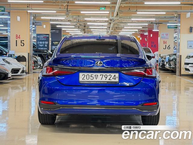 Lexus ES F-Sport — пробег 48 500 км — фото 4 из 5