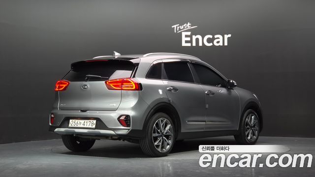 Kia Niro 1.6 HEV Noblesse Special — пробег 161 703 км — фото 2 из 5