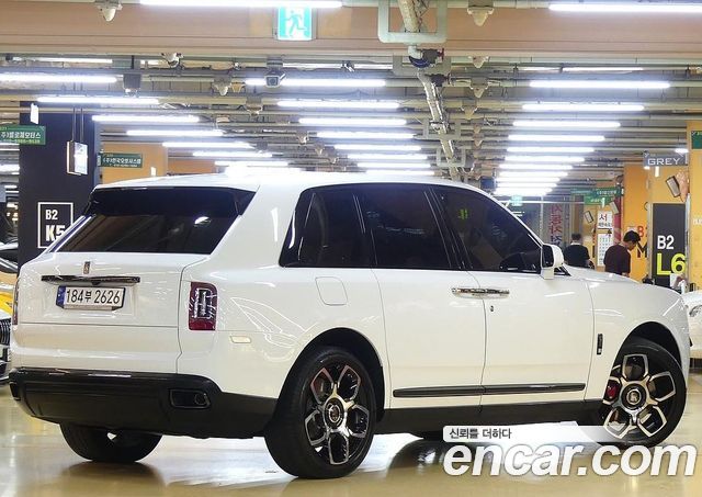 Rolls-Royce Cullinan 6.7 V12 Black Badge — пробег 15 068 км — фото 3 из 5