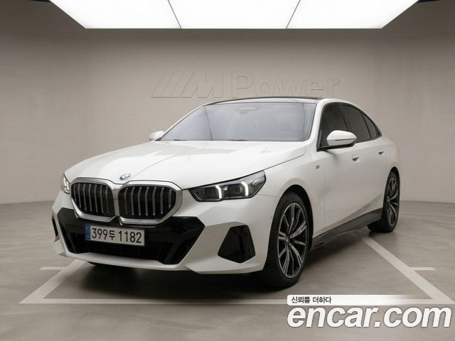 BMW 5-Series 530i xDrive M Sport — пробег 5 450 км — фото 1 из 5