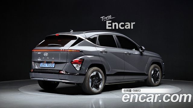 Hyundai Kona Long Range Premium — пробег 27 902 км — фото 2 из 5