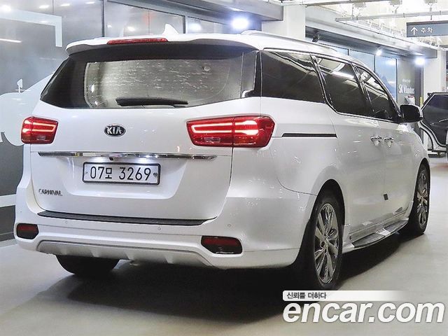 Kia Carnival из Кореи Encar