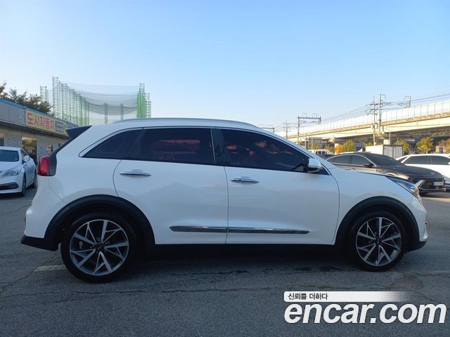 Kia Niro 1.6 HEV Noblesse Special — пробег 62 226 км — фото 4 из 5