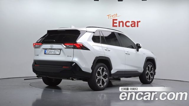 Toyota RAV4 2.5 4WD PHEV XSE — пробег 5 305 км — фото 2 из 5