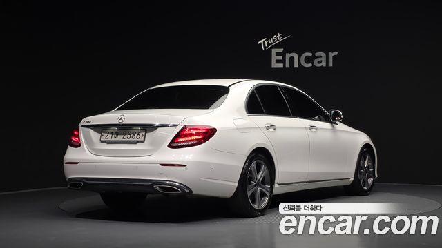 Mercedes-Benz E-Class E300 Avantgarde — пробег 96 003 км — фото 2 из 5