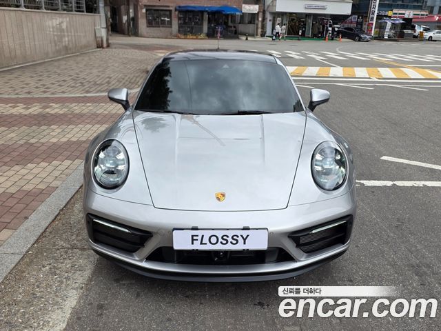 Porsche 911 Carrera 4 GTS — пробег 5 995 км — фото 3 из 5