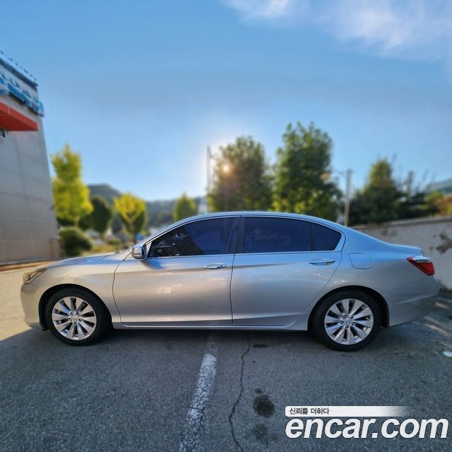 Honda Accord 2.4 9th — пробег 79 635 км — фото 4 из 5