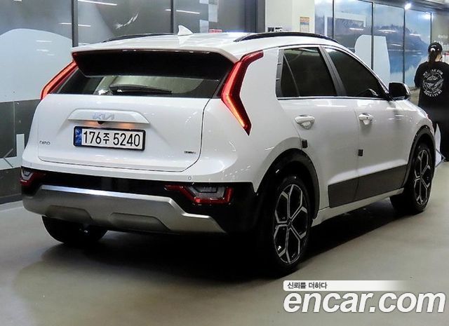 Kia Niro Prestige — пробег 58 078 км — фото 4 из 5