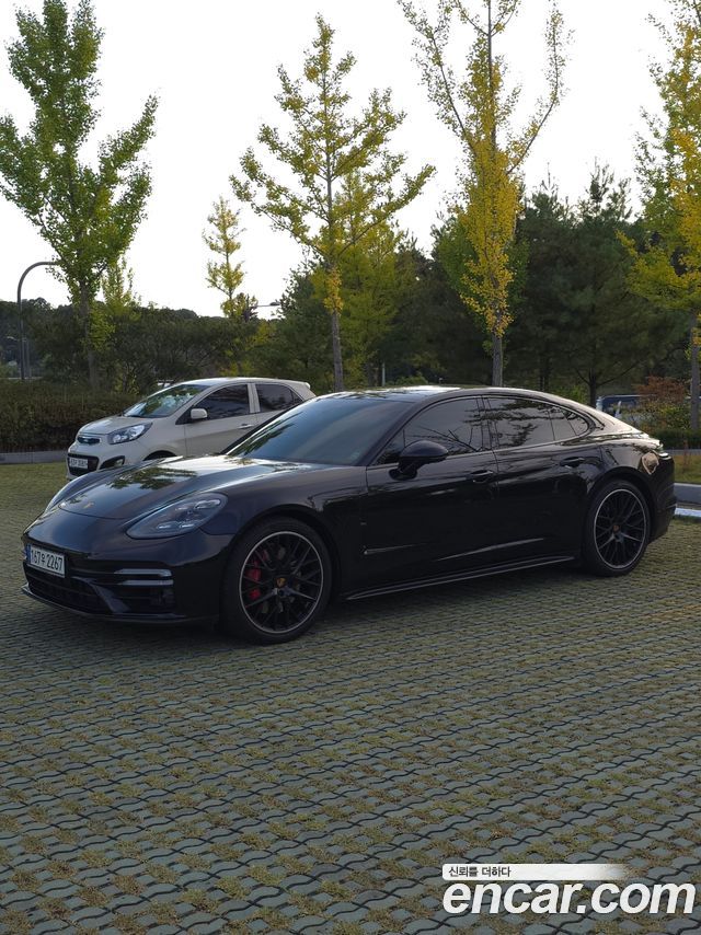 Porsche Panamera 4.0 GTS — пробег 81 000 км — фото 1 из 5