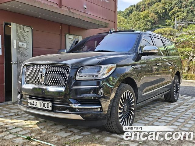 Lincoln Navigator 3.5L (8-Seater) — пробег 99 727 км — фото 1 из 5