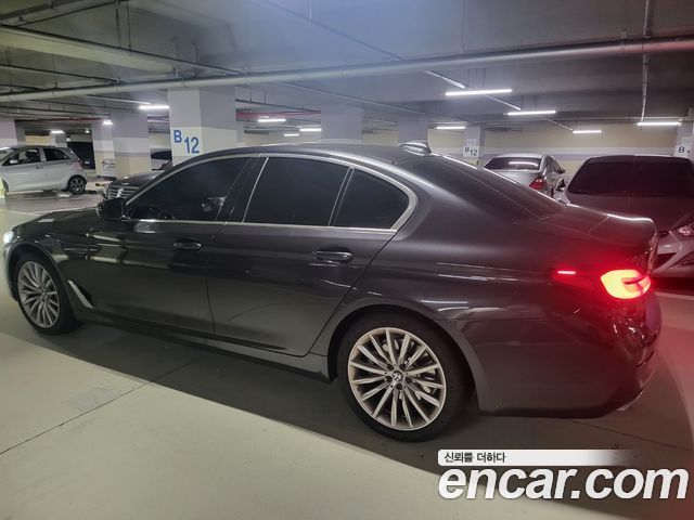 BMW 5-Series 530i Luxury — пробег 13 780 км — фото 2 из 5