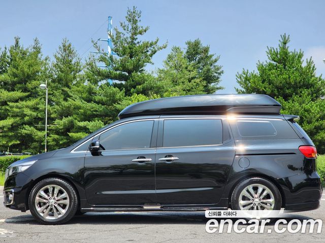 Kia Carnival 9-seater Hi-Limousine Prestige — пробег 146 000 км — фото 4 из 5