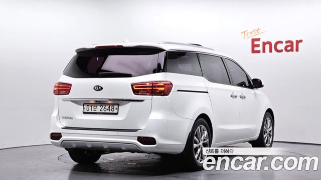 Kia Carnival 9-Seater Luxury — пробег 164 546 км — фото 2 из 5