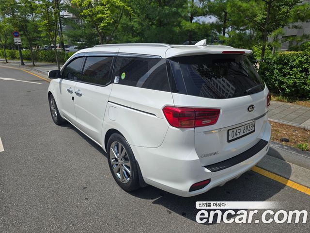 Kia Carnival из Кореи Encar