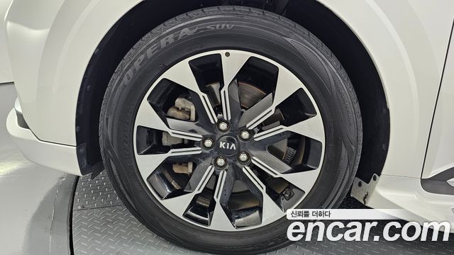Kia Carnival 9-Seater Hi-Limousine Signature — пробег 70 095 км — фото 5 из 5