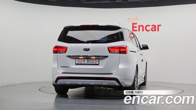 Kia Carnival из Кореи Encar