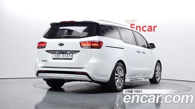 Kia Carnival из Кореи Encar