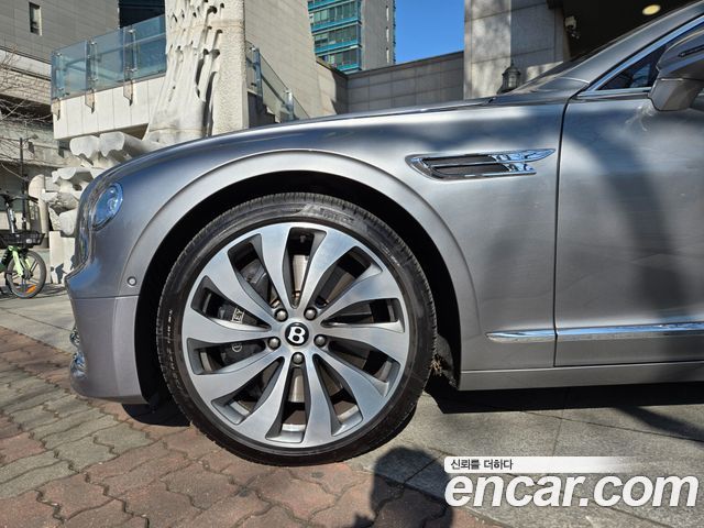 Bentley Flying Spur 4.0 — пробег 66 900 км — фото 5 из 5