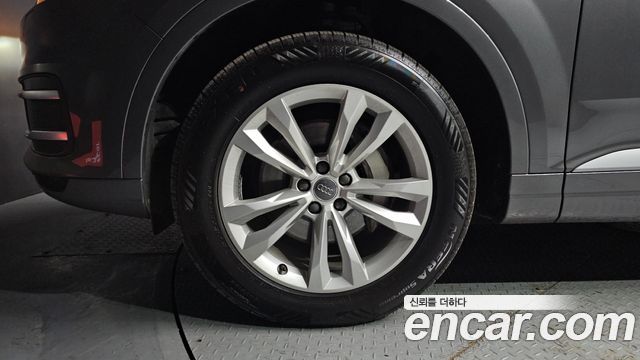 Audi Q7 из Кореи Encar