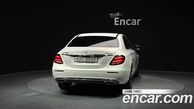 Mercedes-Benz E-Class из Кореи Encar
