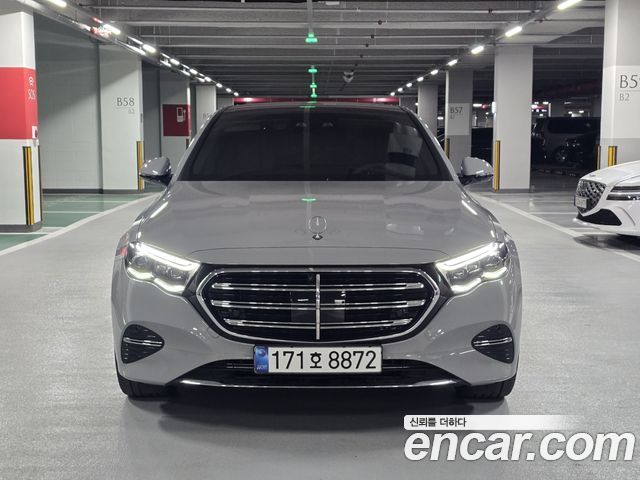 Mercedes-Benz E-Class E300 4MATIC Exclusive — пробег 16 000 км — фото 2 из 5
