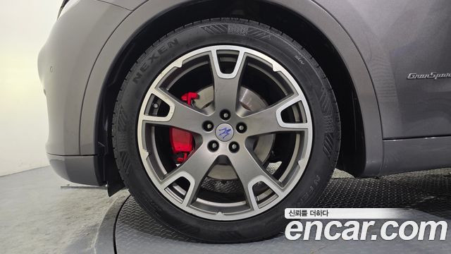 Maserati Levante из Кореи Encar