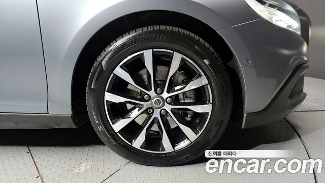 Volvo V40 из Кореи Encar