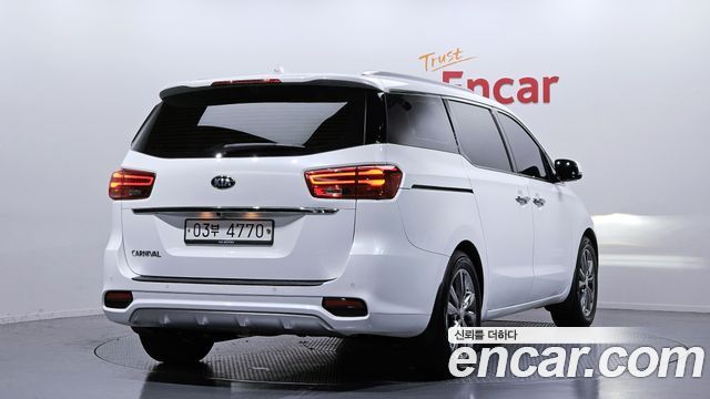 Kia Carnival из Кореи Encar