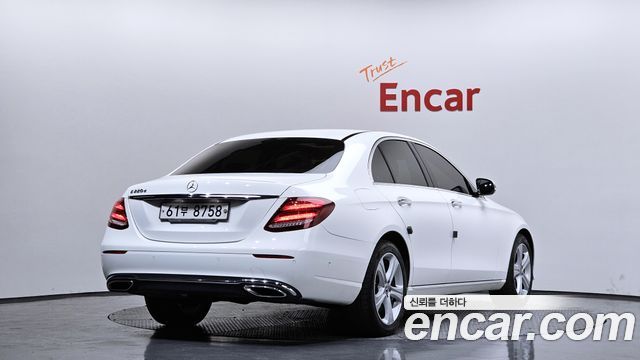 Mercedes-Benz E-Class E220d Avantgarde — пробег 70 171 км — фото 2 из 5