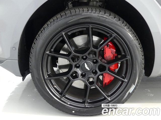 Astonmartin DBX из Кореи Encar