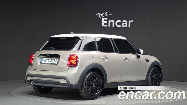 Mini Cooper 5Door Classic Third Generation — пробег 656 км — фото 2 из 5