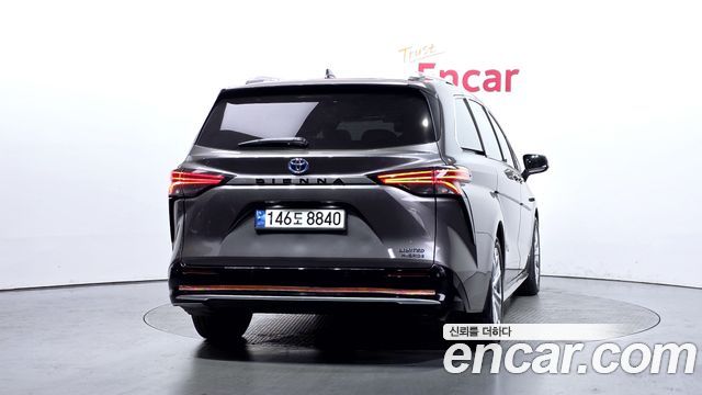 Toyota Sienna 2.5 Hybrid 2WD — пробег 39 526 км — фото 4 из 5