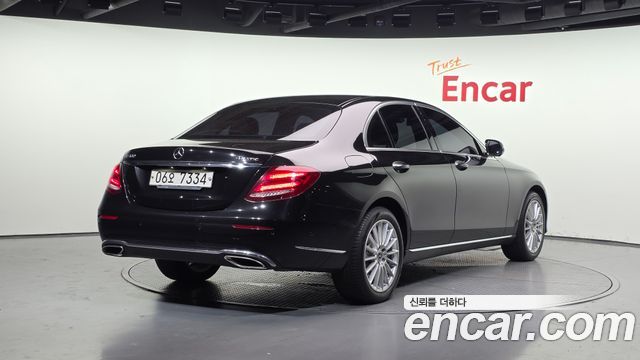 Mercedes-Benz E-Class из Кореи Encar