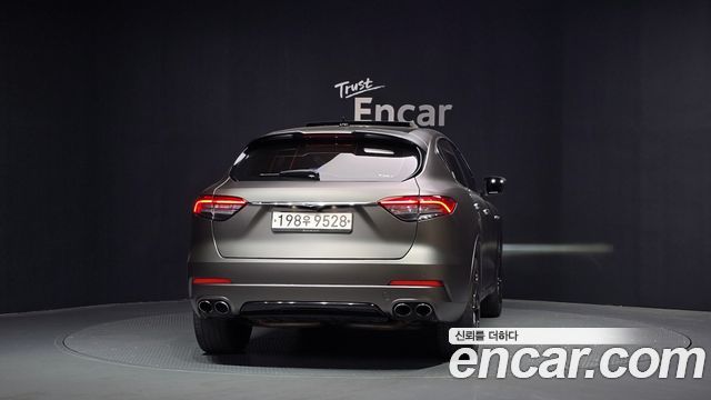 Maserati Levante из Кореи Encar