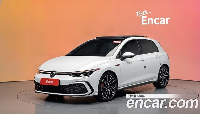 Volkswagen Golf 2.0 GTI — пробег 8 763 км — фото 1 из 5