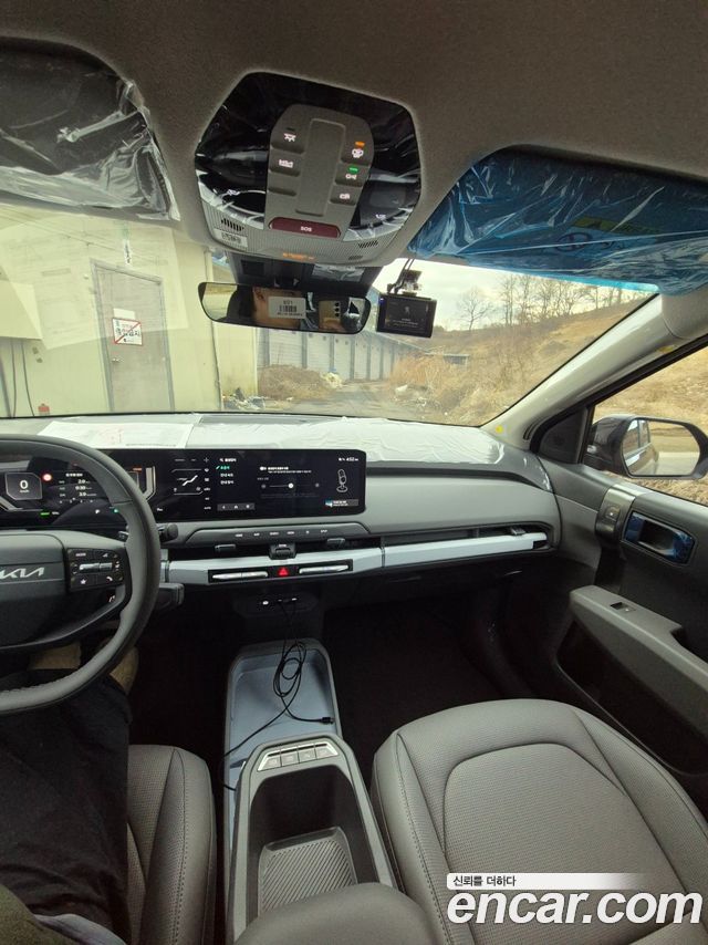 Kia EV3 Long Range 2WD AIr — пробег 1 311 км — фото 3 из 5