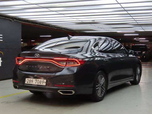 Hyundai Grandeur 2.4 Premium — пробег 180 000 км — фото 4 из 5