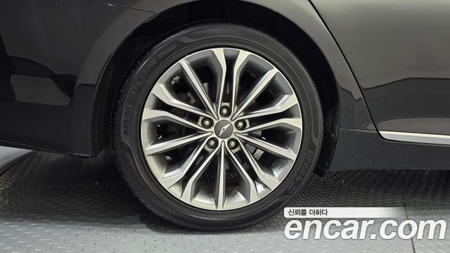 Hyundai Genesis из Кореи Encar